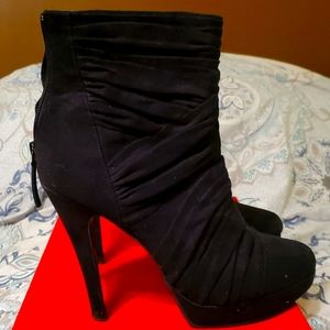 LAST CALL MUST GO Elle Eldinah Black boots size 9